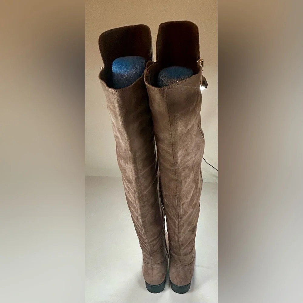 TOP Moda Over the Knee Tall Tan Boots  Womens 9 Low Heel Round Toe Inside Zipper